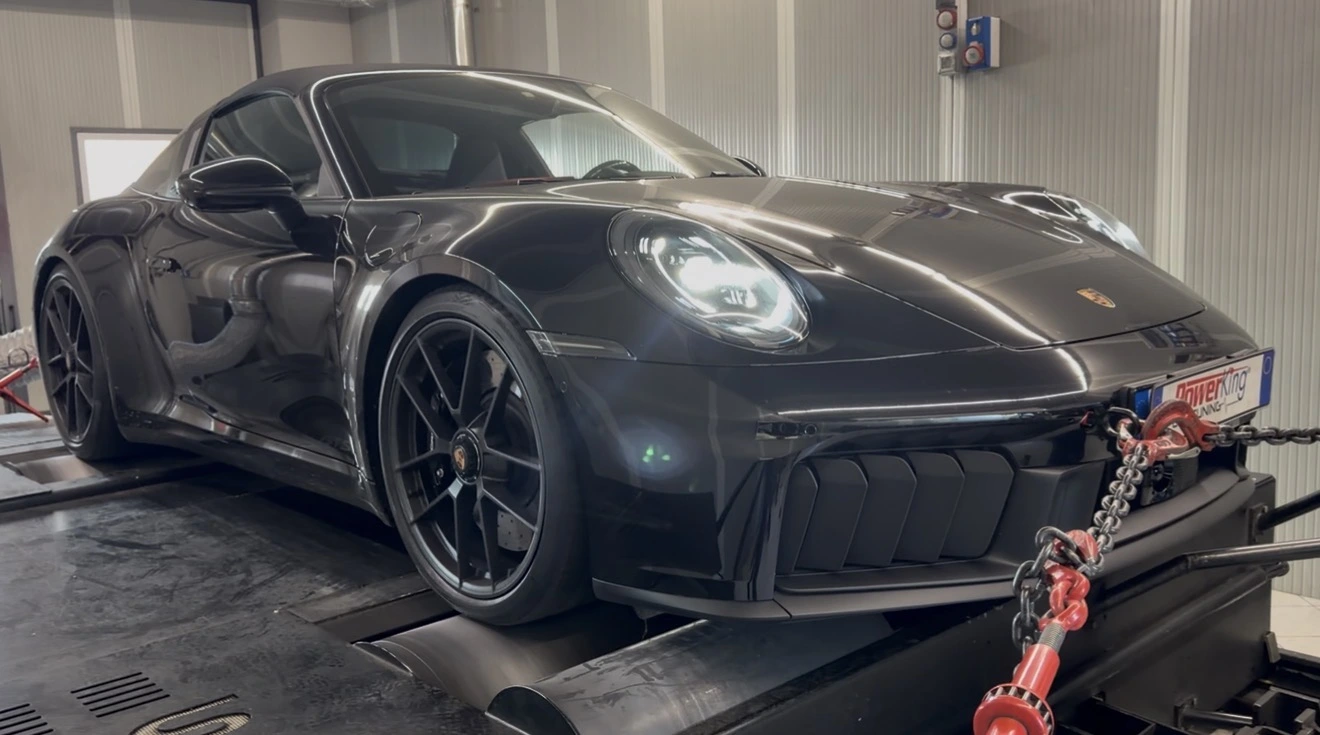 Grafico banco prova Porsche 992.2 Targa 4 GTS T-Hybrid – Stock vs BT2 PowerKing: 607 CV / 746 Nm