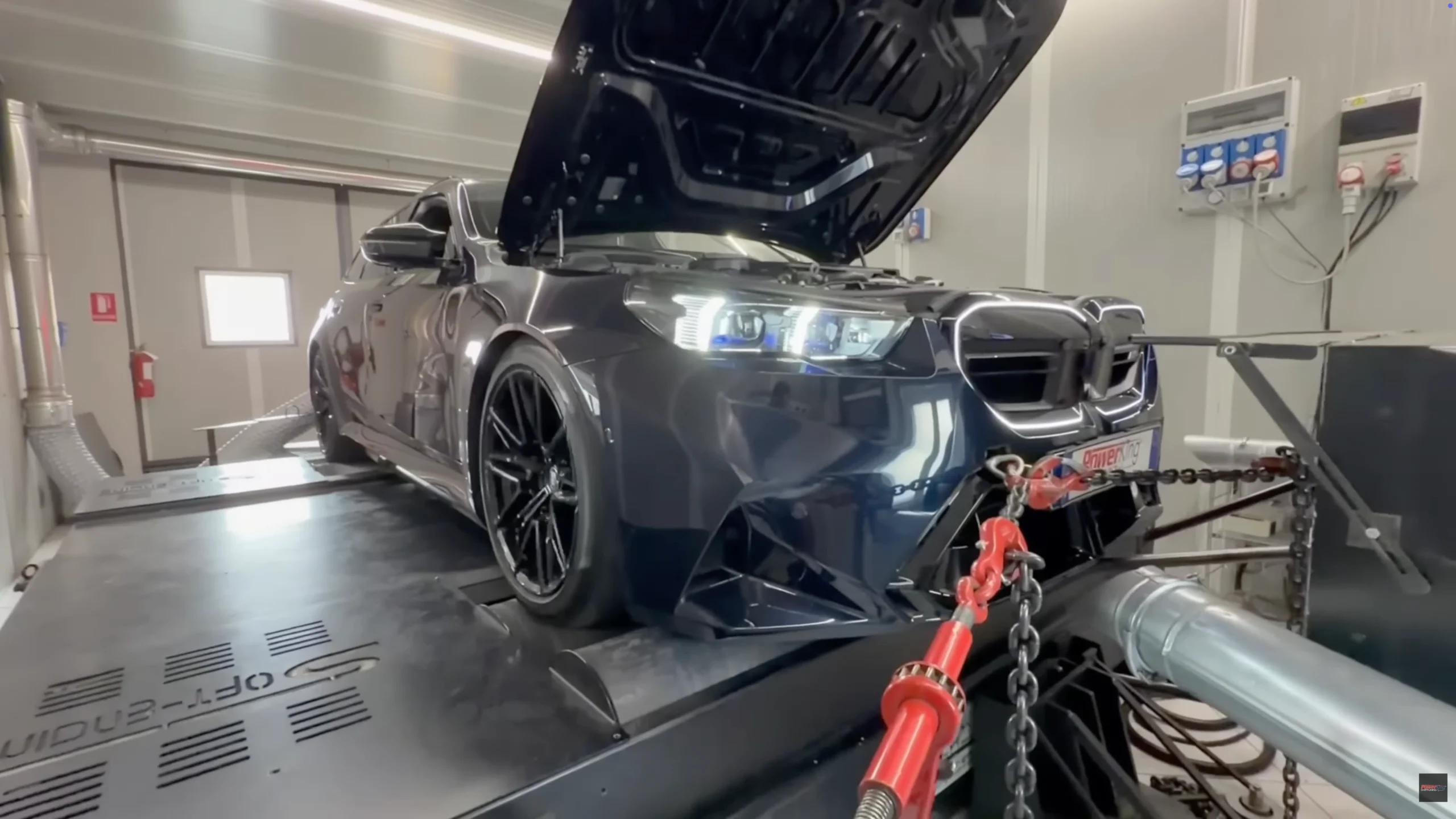BMW M5 G99 – visione anteriore PowerKing Chiptuning