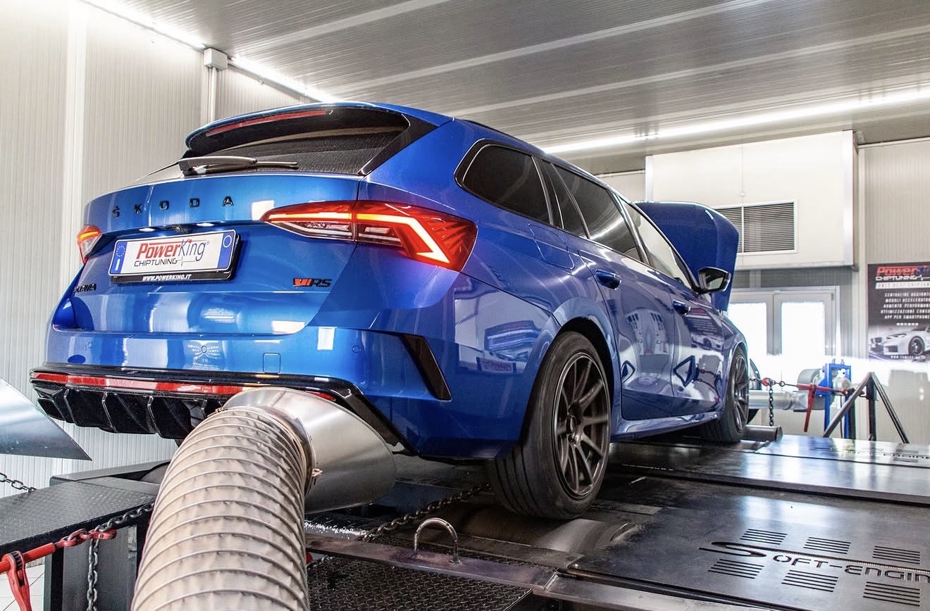 Skoda Octavia RS 3/4 posteriore – Stage 3 PowerKing