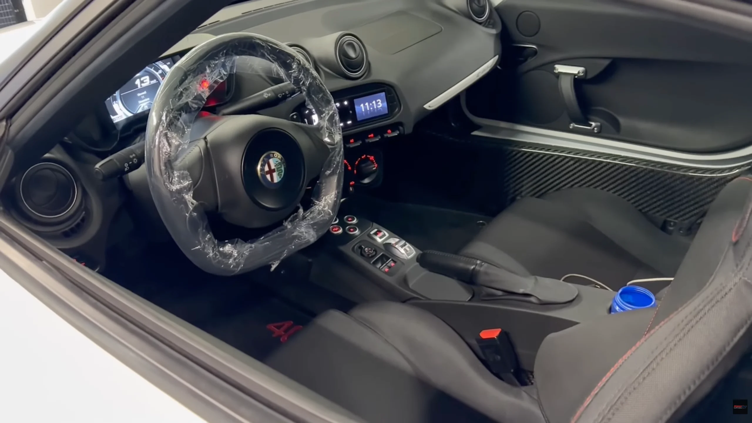 Interni Alfa Romeo 4C – abitacolo sportivo